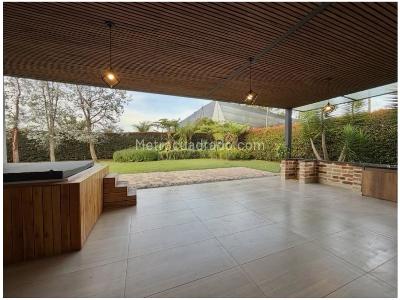 Casa de 5 alcobas en venta en Llanogrande, Rionegro, 380 m² · foto 6 de 10