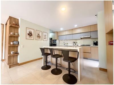 Apartamento de 3 alcobas en venta en Loma Del Escobero, Envigado, 134 m² · foto 4 de 20