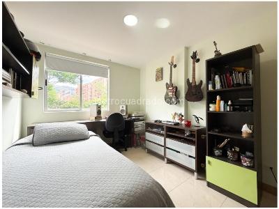 Apartamento de 3 alcobas en venta en Loma Del Escobero, Envigado, 134 m² · foto 13 de 20