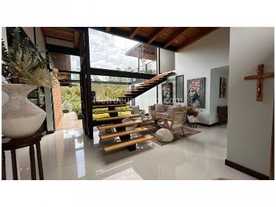 Casa de 3 alcobas en venta en Alto Del Escobero, Envigado, 360 m² · foto 8 de 20