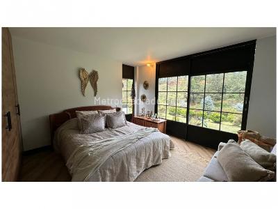 Casa de 3 alcobas en venta en Alto Del Escobero, Envigado, 360 m² · foto 17 de 20