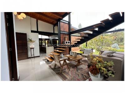 Casa de 3 alcobas en venta en Alto Del Escobero, Envigado, 360 m² · foto 19 de 20