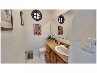 Casa de 4 alcobas en venta en San Lucas, Medellín, 373 m² · foto 2 de 20