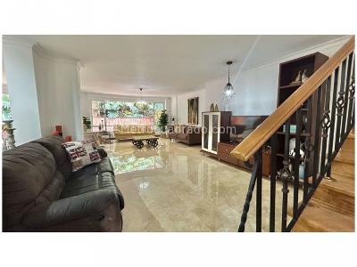 Casa de 4 alcobas en venta en San Lucas, Medellín, 373 m² · foto 3 de 20