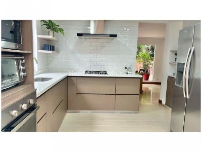 Casa de 4 alcobas en venta en San Lucas, Medellín, 373 m² · foto 8 de 20