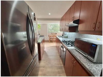 Apartamento de 3 alcobas en venta en Loma De Los Balsos, Medellín, 134 m² · foto 8 de 20