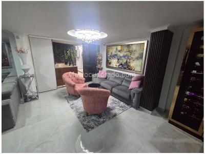 Casa de 4 alcobas en venta en Transversal Intermedia, Envigado, 270 m² · foto 11 de 20