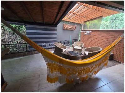 Casa de 4 alcobas en venta en Transversal Intermedia, Envigado, 270 m² · foto 17 de 20