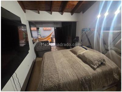 Casa de 4 alcobas en venta en Transversal Intermedia, Envigado, 270 m² · foto 19 de 20