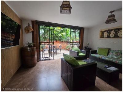 Casa de 3 alcobas en venta en La Cuenca, Envigado, 152 m² · foto 2 de 20