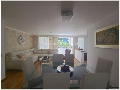 Apartamento en venta en Loma De Los Bernal, Medellín · foto 2 de 20