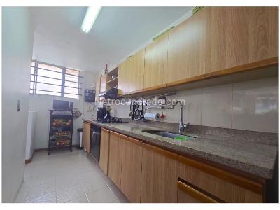 Apartamento en venta en Loma De Los Bernal, Medellín · foto 9 de 20