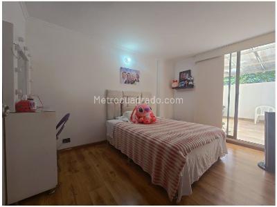 Apartamento en venta en Loma De Los Bernal, Medellín · foto 12 de 20