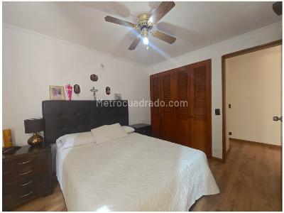 Apartamento en venta en Loma De Los Bernal, Medellín · foto 14 de 20