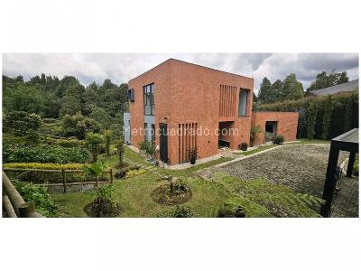Casa de 4 alcobas en venta en Alto De Las Palmas, Envigado, 400 m² · foto 2 de 20