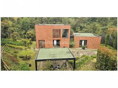 Casa de 4 alcobas en venta en Alto De Las Palmas, Envigado, 400 m² · foto 3 de 20