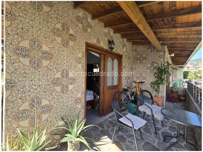 Casa de 3 alcobas en venta en Lorena, Medellín, 143 m² · foto 10 de 12