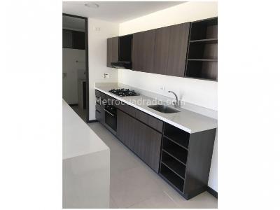 Apartamento de 2 alcobas en venta en Altos Del Poblado, Medellín, 86 m² · foto 2 de 14
