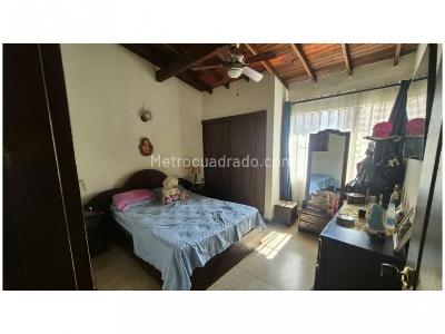 Casa de 5 alcobas en venta en Laureles, Medellín, 300 m² · foto 8 de 20