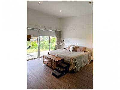 Casa de 4 alcobas en venta en Loma Del Escobero, Envigado, 223 m² · foto 7 de 13