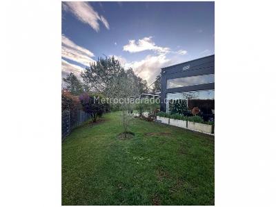 Casa de 4 alcobas en venta en Loma Del Escobero, Envigado, 223 m² · foto 13 de 13