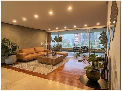 Apartamento de 3 alcobas en venta en La Calera, Medellín, 243 m² · foto 2 de 14