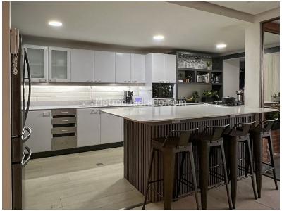 Apartamento de 3 alcobas en venta en La Calera, Medellín, 243 m² · foto 4 de 14