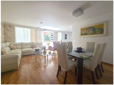 Apartamento en venta en Loma De Los Bernal, Medellín · foto 2 de 12