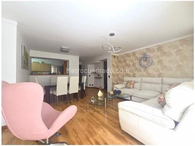 Apartamento en venta en Loma De Los Bernal, Medellín · foto 3 de 12