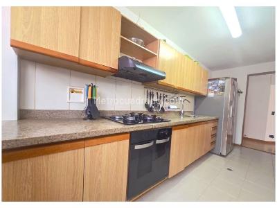 Apartamento en venta en Loma De Los Bernal, Medellín · foto 7 de 12