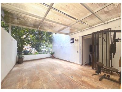 Apartamento en venta en Loma De Los Bernal, Medellín · foto 8 de 12