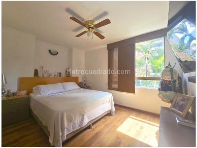 Apartamento en venta en Loma De Los Bernal, Medellín · foto 9 de 12