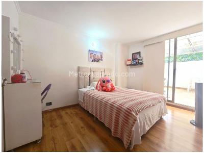 Apartamento en venta en Loma De Los Bernal, Medellín · foto 10 de 12