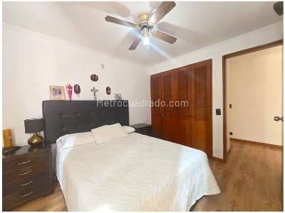 Apartamento en venta en Loma De Los Bernal, Medellín · foto 11 de 12