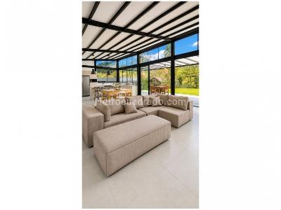Casa de 3 alcobas en venta en Loma Del Escobero, Envigado, 260 m² · foto 3 de 9