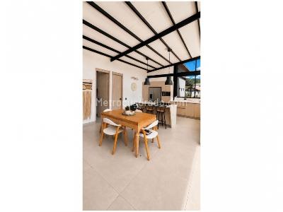 Casa de 3 alcobas en venta en Loma Del Escobero, Envigado, 260 m² · foto 4 de 9