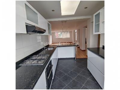 Casa en venta en Santa Barbara, Bogotá · foto 4 de 16