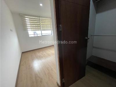 Apartamento de 3 alcobas en venta en Loma De Los Gonzalez, Medellín, 109 m² · foto 15 de 20