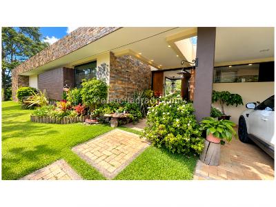 Casa de 3 alcobas en venta en El Vergel, Envigado, 330 m² · foto 7 de 20