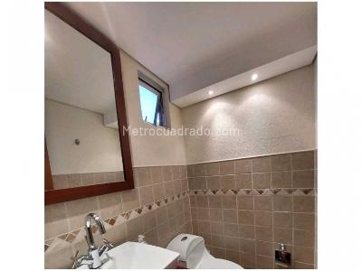 Casa de 5 alcobas en venta en Loma Del Escobero, Envigado, 330 m² · foto 10 de 19
