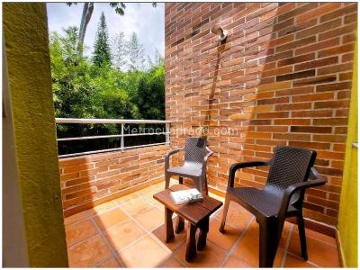 Casa de 5 alcobas en venta en Loma Del Escobero, Envigado, 330 m² · foto 12 de 19