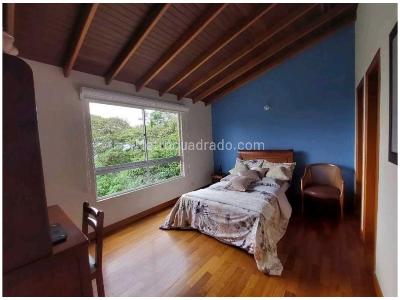 Casa de 5 alcobas en venta en Loma Del Escobero, Envigado, 330 m² · foto 13 de 19