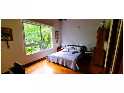 Casa de 5 alcobas en venta en Loma Del Escobero, Envigado, 330 m² · foto 15 de 19