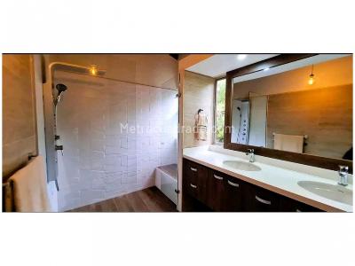 Casa de 5 alcobas en venta en Loma Del Escobero, Envigado, 330 m² · foto 18 de 19