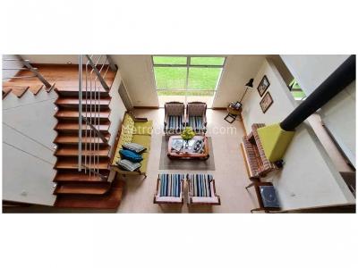Casa de 5 alcobas en venta en Loma Del Escobero, Envigado, 330 m² · foto 2 de 19