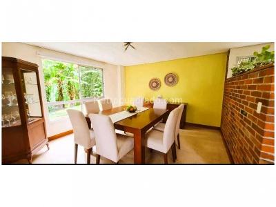 Casa de 5 alcobas en venta en Loma Del Escobero, Envigado, 330 m² · foto 6 de 19