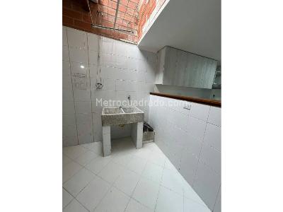 Casa de 5 alcobas en venta en El Poblado, Medellín, 270 m² · foto 10 de 20