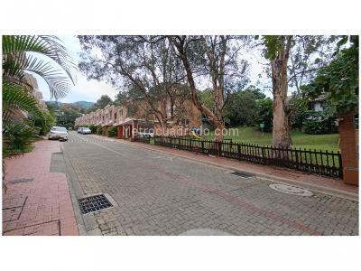 Casa de 3 alcobas en venta en San Lucas, Medellín, 274 m² · foto 19 de 19