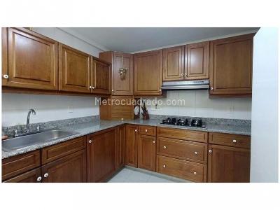 Casa de 3 alcobas en venta en San Lucas, Medellín, 274 m² · foto 3 de 19