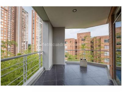 Apartamento de 1 alcoba en venta en El Tesoro, Medellín, 66 m² · foto 3 de 8